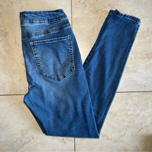 SO Blue Medium Wash High Rise Denim Jegging Everyday Skinny Jeans Women's Size 7
